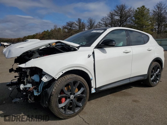 2024 Dodge Hornet R/T Plus z VIN ZACPDFDW8R3A28180, wystawiony jako Copart lot #47788165 z przebiegiem 1 207 mil mil oraz Szkoda całkowita • Salvage title. Historia ofert i sprzedaży dostępna na DreamBid. Obrazek 1.