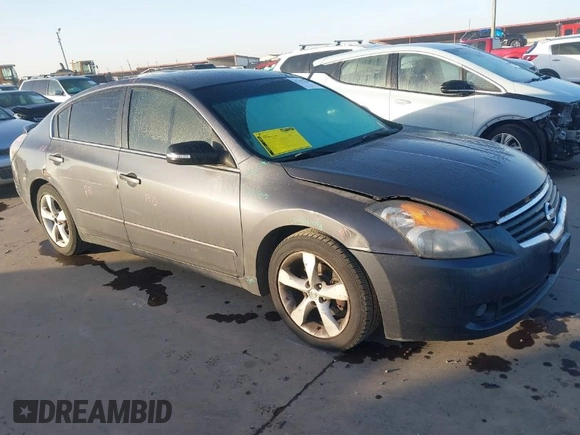 2008 Nissan Altima 3.5 SE with VIN 1N4BL21E18C236081, listed as a IAAI auction lot 41792229 with 136,208 mi miles. Bid and sale history available at carsss.com. Image 1.