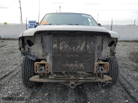 2002 Ford Excursion Limited with VIN 1FMSU43FX2ED70622, listed as a Copart auction lot 87723895 with NaN miles and Salvage Title. Bid and sale history available at carsss.com. Image 5.