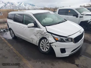 2018 Kia Sedona EX with VIN KNDMC5C19J6398270, listed as a IAAI auction lot 41371522 with 121,753 mi miles. Bid and sale history available at carsss.com. Image 1.