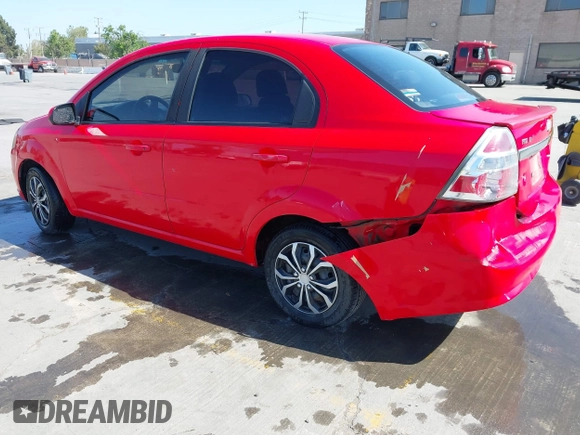 2011 Chevrolet Aveo 1LT z VIN KL1TD5DE0BB151956, wystawiony jako IAAI lot #42083842 z przebiegiem 115 607 mil mil oraz . Historia ofert i sprzedaży dostępna na DreamBid. Obrazek 3.
