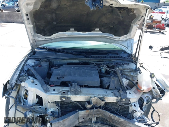 2014 Chevrolet Impala LT z VIN 2G1WB5E31E1180551, wystawiony jako IAAI lot #42386442 z przebiegiem 130 545 mil mil oraz . Historia ofert i sprzedaży dostępna na DreamBid. Obrazek 10.