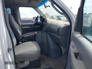 2003 Ford Econoline Passenger XL with VIN 1FBSS31L93HB86614, listed as a IAAI auction lot 41630824 with 117,019 mi miles and . Bid and sale history available at DreamBid. Image 5.