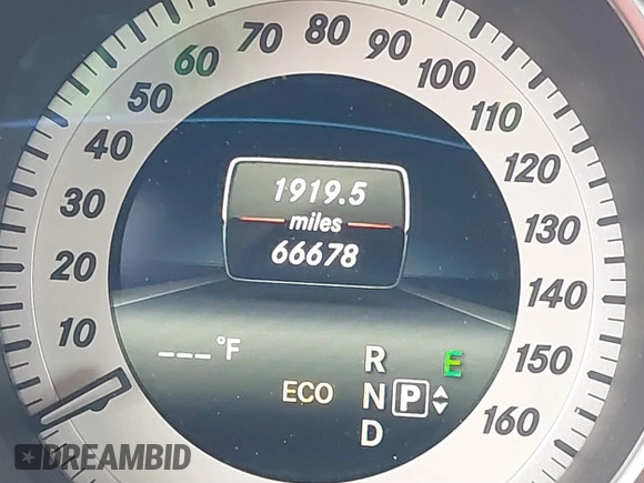 2014 Mercedes-Benz E 350 Luxury with VIN WDDHF8JB0EB075945, listed as a IAAI auction lot 41018546 with 66,678 mi miles and . Bid and sale history available at DreamBid. Image 16.