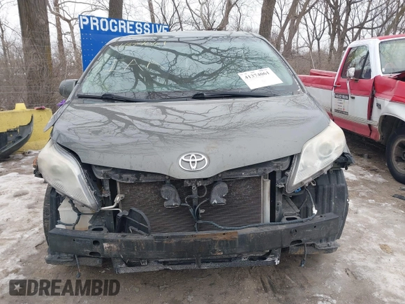 2012 Toyota Sienna XLE AAS with VIN 5TDYK3DCXCS206978, listed as a IAAI auction lot 41374061 with 307,827 mi miles and . Bid and sale history available at DreamBid. Image 13.
