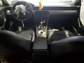 2021 Volkswagen Passat SE z VIN 1VWSA7A38MC015189, wystawiony jako Copart lot #50079905 z przebiegiem 89 375 mil mil oraz Szkoda całkowita • Salvage title. Historia ofert i sprzedaży dostępna na DreamBid. Obrazek 8.