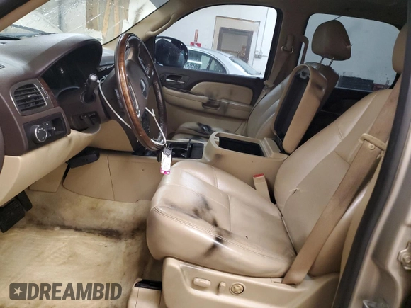 2007 GMC Yukon Denali z VIN 1GKFK638X7J301747, wystawiony jako Copart lot #57597345 z przebiegiem 186 365 mil mil oraz Szkoda całkowita • Salvage title. Historia ofert i sprzedaży dostępna na DreamBid. Obrazek 7.