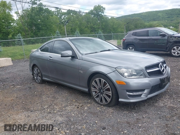 2012 Mercedes-Benz C 250 с VIN WDDGJ4HB5CF745892, выставлен на аукционе IAAI как лот 42347608 с пробегом 109 677 миль миль и . История ставок и продаж доступна на DreamBid. Изображение 1.