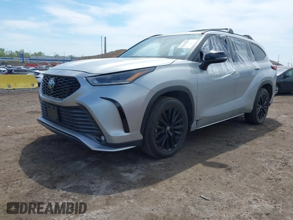 2023 Toyota Highlander L with VIN 5TDKDRBH3PS001588, listed as a IAAI auction lot 42139254 with 21,399 mi miles and . Bid and sale history available at DreamBid. Image 2.