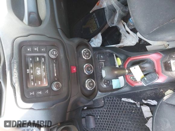 2017 Jeep Renegade Deserthawk z VIN ZACCJBCB4HPF18220, wystawiony jako IAAI lot #41719737 z przebiegiem 87 332 mil mil oraz . Historia ofert i sprzedaży dostępna na DreamBid. Obrazek 11.