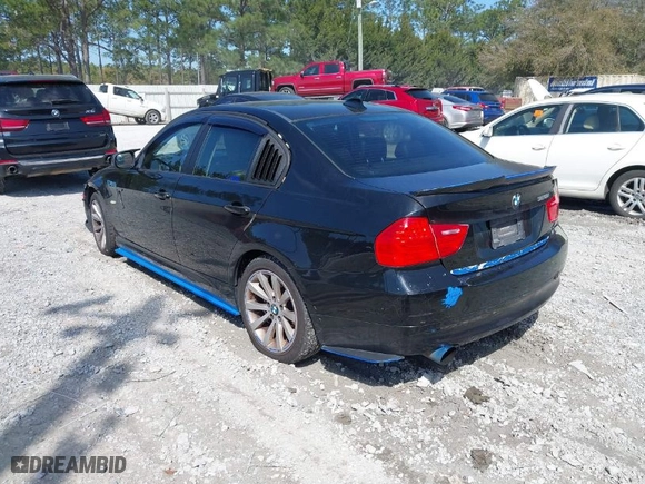 2011 BMW 3 Series 328i with VIN WBAPH7C54BE676462, listed as a IAAI auction lot 41769898 with 208,688 mi miles. Bid and sale history available at carsss.com. Image 3.