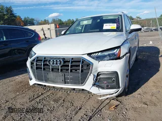 2021 Audi Q5 Prestige with VIN WA1CAAFY2M2096909, listed as a IAAI auction lot 40746125 with 10,025 mi miles. Bid and sale history available at carsss.com. Image 17.