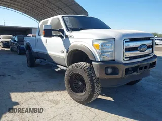2015 Ford F-250 Lariat z VIN 1FT7W2BTXFED53485, wystawiony jako IAAI lot #41845900 z przebiegiem 267 593 mil mil oraz . Historia ofert i sprzedaży dostępna na DreamBid. Obrazek 1.