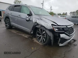2024 Volkswagen Atlas SEL Premium R-Line with VIN 1V2FR2CA9RC555829, listed as a Copart auction lot 58841885 with 6,535 mi miles and Salvage title. Bid and sale history available at DreamBid. Image 4.