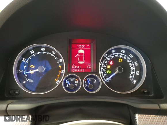 2008 Volkswagen R32 with VIN WVWKC71K48W011388, listed as a Copart auction lot 53851765 with 187,371 mi miles and Non Repairable. Bid and sale history available at DreamBid. Image 9.