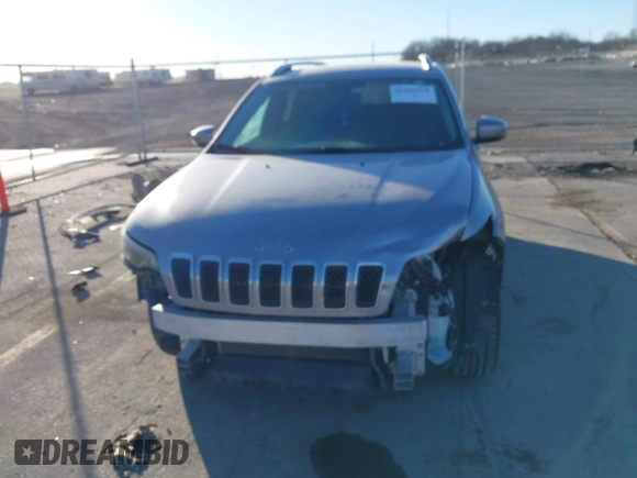2019 Jeep Cherokee Limited with VIN 1C4PJMDN0KD180598, listed as a IAAI auction lot 41433530 with 137,398 mi miles. Bid and sale history available at carsss.com. Image 6.