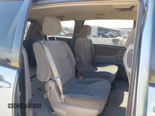 2005 Toyota Sienna LE with VIN 5TDBA23CX5S046446, listed as a IAAI auction lot 42043442 with 227,101 mi miles. Bid and sale history available at carsss.com. Image 8.