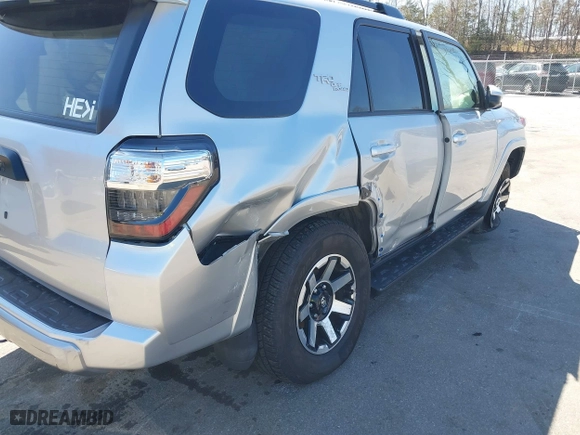 2022 Toyota 4Runner TRD Off Road with VIN JTEPU5JR4N6023357, listed as a IAAI auction lot 41852939 with 46,403 mi miles. Bid and sale history available at carsss.com. Image 16.