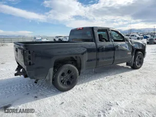 2018 Chevrolet Silverado 1500 LT with VIN 1GCVKREC6JZ247673, listed as a Copart auction lot 89088055 with 44,244 mi miles and Salvage Title. Bid and sale history available at carsss.com. Image 3.