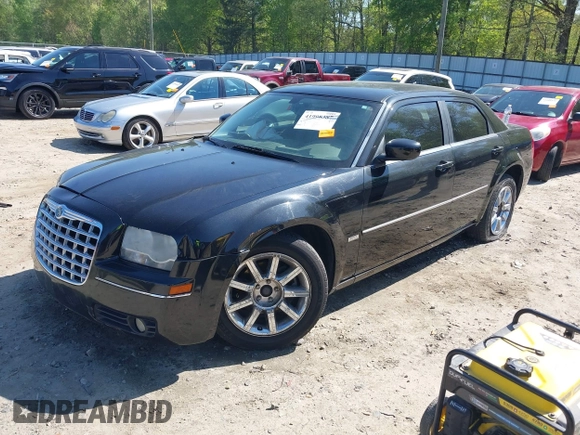 2008 Chrysler 300 Touring with VIN 2C3LA53G78H272475, listed as a IAAI auction lot 41998387 with 177,858 mi miles. Bid and sale history available at carsss.com. Image 2.
