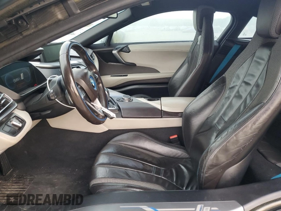 2016 BMW i8 z VIN WBY2Z2C52GV676222, wystawiony jako Copart lot #72452033 z przebiegiem 92 988 mil mil oraz . Historia ofert i sprzedaży dostępna na DreamBid. Obrazek 7.