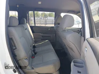 2011 Honda Pilot LX with VIN 5FNYF4H21BB094179, listed as a IAAI auction lot 42012733 with 183,546 mi miles. Bid and sale history available at carsss.com. Image 8.