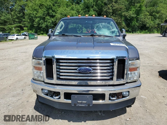 2008 Ford F-250 XL z VIN 1FTSX21518ED53470, wystawiony jako Copart lot #58700765 z przebiegiem 71 241 mil mil oraz Czysty tytuł • Clean title. Historia ofert i sprzedaży dostępna na DreamBid. Obrazek 5.