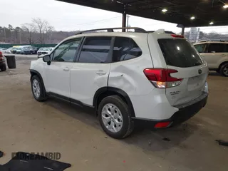 2021 Subaru Forester with VIN JF2SKADC6MH582725, listed as a IAAI auction lot 41270709 with 31,206 mi miles. Bid and sale history available at carsss.com. Image 3.