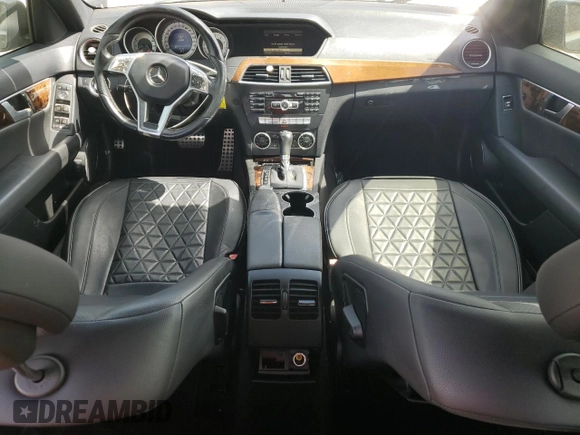 2014 Mercedes-Benz C 250 Sport с VIN WDDGF4HB8EA947546, выставлен на аукционе Copart как лот 61489175 с пробегом 130 482 миль миль и Чистый • Clean title. История ставок и продаж доступна на DreamBid. Изображение 8.