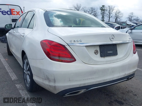 2015 Mercedes-Benz C-Class C 300 Luxury with VIN 55SWF4KB5FU026651, listed as a IAAI auction lot 41892311 with 101,285 mi miles. Bid and sale history available at carsss.com. Image 3.