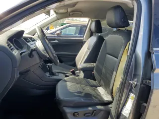 2020 Volkswagen Tiguan SE with VIN 3VV3B7AX9LM141471, listed as a Copart auction lot 51792605 with 84,516 mi miles and Clean Title. Bid and sale history available at carsss.com. Image 7.