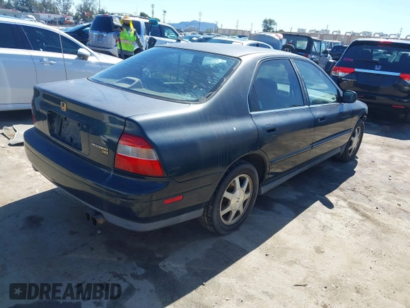 1994 Honda Accord EX with VIN JHMCD5652RC096984, listed as a IAAI auction lot 41734743 with 199,052 mi miles. Bid and sale history available at carsss.com. Image 4.