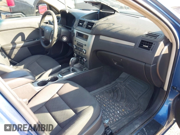 2010 Ford Fusion SE with VIN 3FAHP0HA9AR135092, listed as a IAAI auction lot 41882411 with 195,194 mi miles. Bid and sale history available at carsss.com. Image 5.