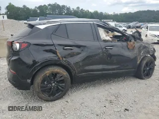2024 Buick Encore GX Sport Touring z VIN KL4AMDSL7RB154403, wystawiony jako Copart lot #54394665 z przebiegiem Nie podano mil oraz Nie do naprawy • Non repairable. Historia ofert i sprzedaży dostępna na DreamBid. Obrazek 3.