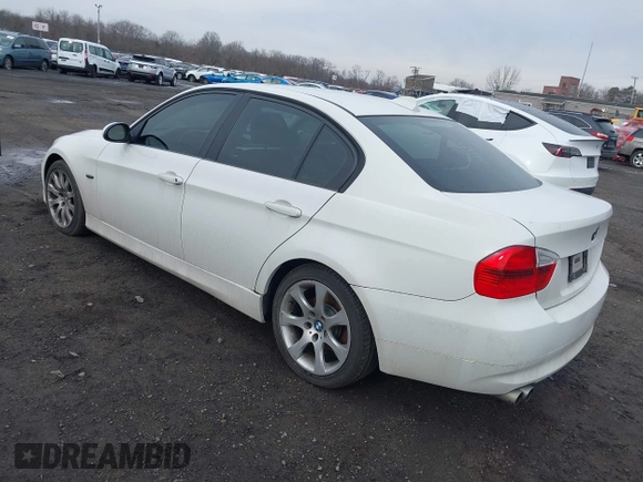 2008 BMW 3 Series 328xi with VIN WBAVC73518KP39338, listed as a IAAI auction lot 41474955 with 132,484 mi miles. Bid and sale history available at carsss.com. Image 3.