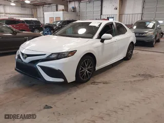 2022 Toyota Camry SE with VIN 4T1G11AK4NU622405, listed as a IAAI auction lot 41347393 with 54,938 mi miles. Bid and sale history available at carsss.com. Image 17.