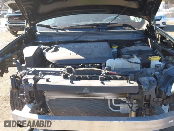 2019 Jeep Cherokee Latitude Plus with VIN 1C4PJMLX5KD369346, listed as a IAAI auction lot 41407489 with 50,898 mi miles. Bid and sale history available at carsss.com. Image 10.