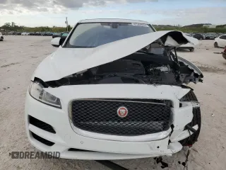 2020 Jaguar F-Pace 25t z VIN SADCS2FXXLA645359, wystawiony jako Copart lot #47564694 z przebiegiem 45 158 mil mil oraz . Historia ofert i sprzedaży dostępna na DreamBid. Obrazek 5.
