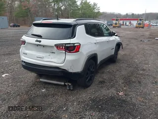 2022 Jeep Compass Latitude with VIN 3C4NJDBB5NT184919, listed as a IAAI auction lot 41044815 with 17,654 mi miles and . Bid and sale history available at DreamBid. Image 4.