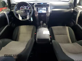 2020 Toyota 4Runner SR5 with VIN JTEBU5JR9L5798203, listed as a Copart auction lot 61198375 with 127,211 mi miles and Clean title. Bid and sale history available at DreamBid. Image 8.