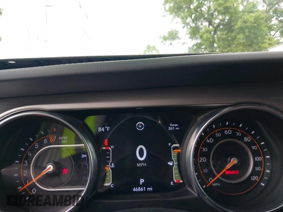 2018 Jeep Wrangler Unlimited Sahara z VIN 1C4HJXEG4JW316496, wystawiony jako IAAI lot #42437607 z przebiegiem 46 861 mil mil oraz . Historia ofert i sprzedaży dostępna na DreamBid. Obrazek 7.