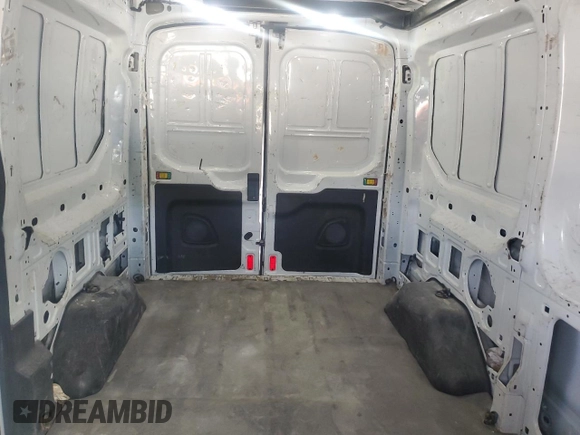 2019 Ford Transit с VIN 1FTYR1CM9KKA74540, выставлен на аукционе Copart как лот 69270944 с пробегом 185 304 миль миль и Списание • Salvage title. История ставок и продаж доступна на DreamBid. Изображение 10.