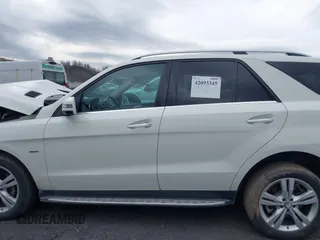 2012 Mercedes-Benz M ML 350 with VIN 4JGDA5HB5CA077443, listed as a IAAI auction lot 42093345 with 122,147 mi miles. Bid and sale history available at carsss.com. Image 14.