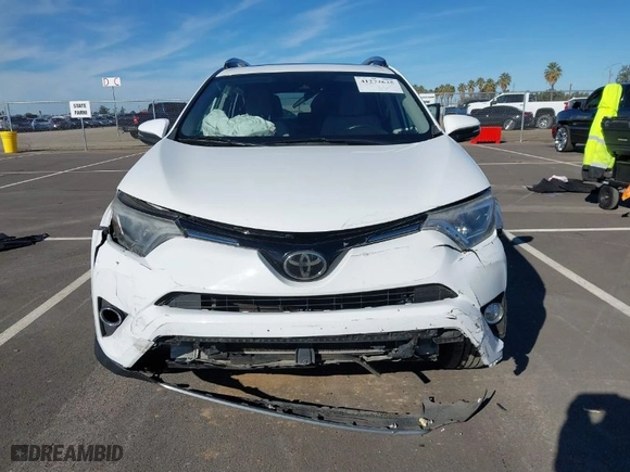 2018 Toyota RAV4 XLE with VIN 2T3WFREV8JW425027, listed as a IAAI auction lot 41272635 with 79,445 mi miles. Bid and sale history available at carsss.com. Image 13.
