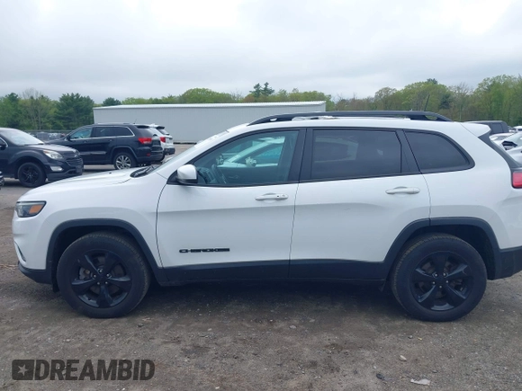 2019 Jeep Cherokee Latitude Plus with VIN 1C4PJMLB8KD320467, listed as a IAAI auction lot 42259659 with 33,368 mi miles and . Bid and sale history available at DreamBid. Image 15.