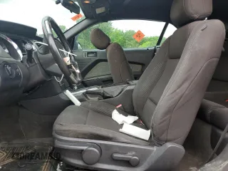 2013 Ford Mustang V6 with VIN 1ZVBP8EM3D5203940, listed as a Copart auction lot 55064825 with 129,334 mi miles and Salvage title. Bid and sale history available at DreamBid. Image 7.