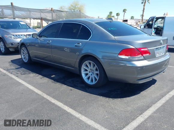 2006 BMW 7 Series 750Li with VIN WBAHN83596DT30289, listed as a IAAI auction lot 41964071 with 174,598 mi miles. Bid and sale history available at carsss.com. Image 3.