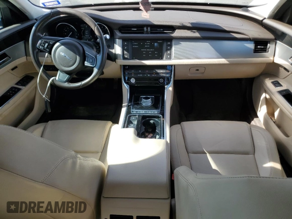 2016 Jaguar XF 35t Premium with VIN SAJBD4BV8GCY06272, listed as a Copart auction lot 72278994 with 87,824 mi miles and Salvage Title. Bid and sale history available at carsss.com. Image 8.