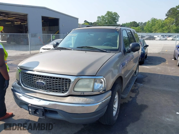 2001 Ford Expedition XLT with VIN 1FMRU15W71LA29912, listed as a IAAI auction lot 42422518 with 386,554 mi miles and . Bid and sale history available at DreamBid. Image 2.