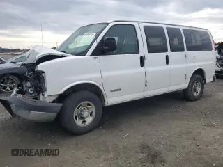 2005 Chevrolet Express Passenger z VIN 1GAHG35U851250429, wystawiony jako Copart lot #45600415 z przebiegiem Nie podano mil oraz Szkody całkowita. Historia ofert i sprzedaży dostępna na DreamBid. Obrazek 1.